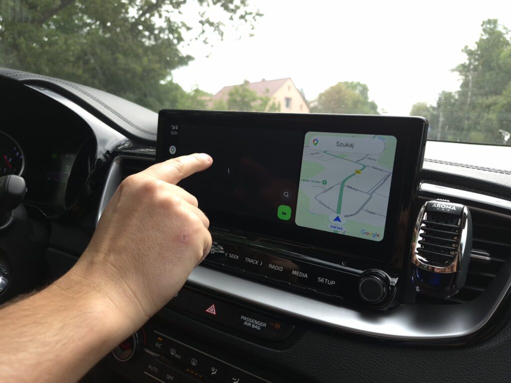 Panel dotykowy i ekran w kia ceed android auto