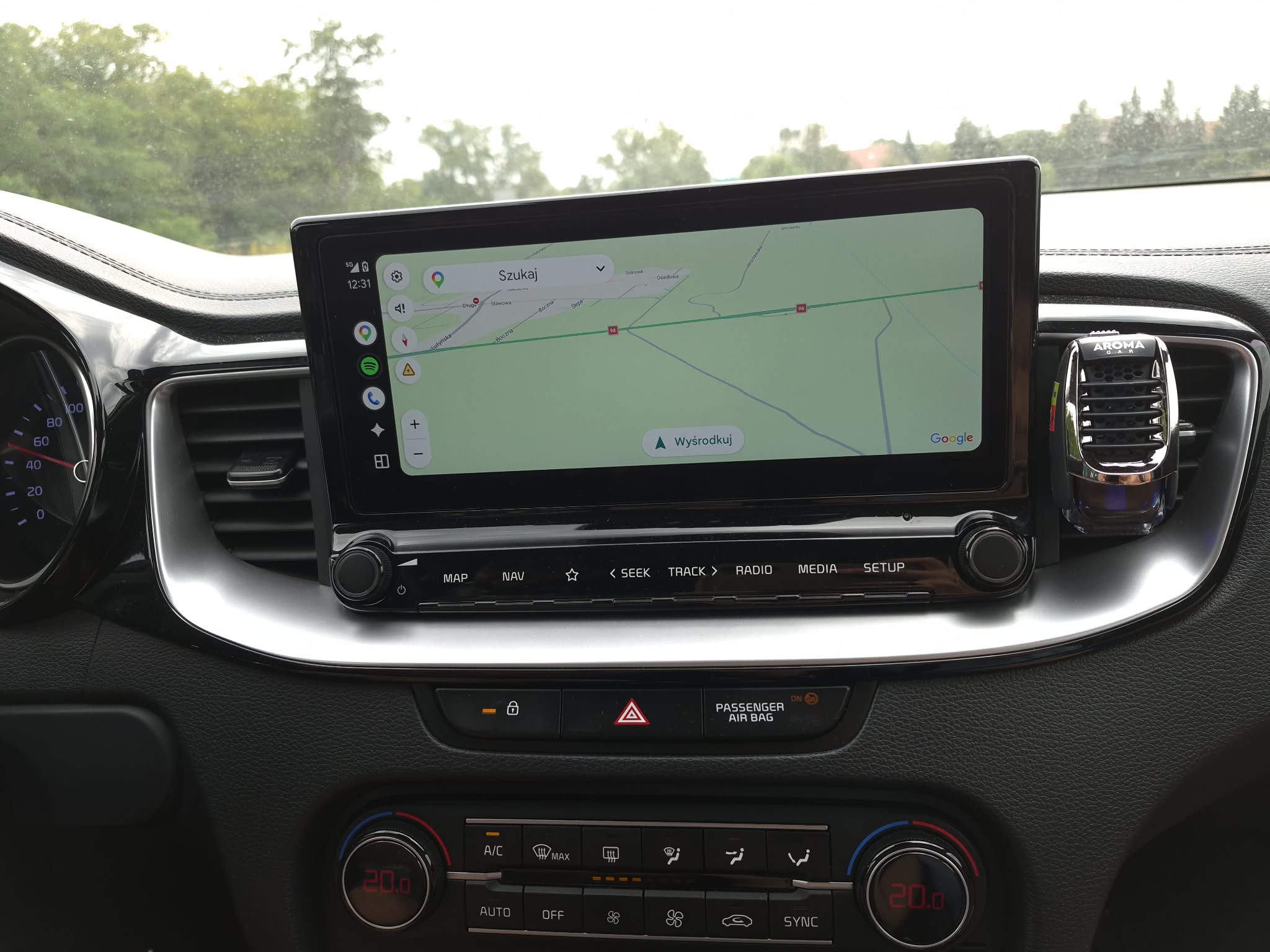 panel android auto w kia ceed - widoczne mapy google