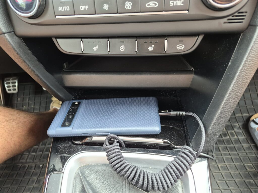 podłączenie telefonu kablem w kia ceed do android auto-1