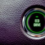 eco driving przycisk w samochodzie koncept
