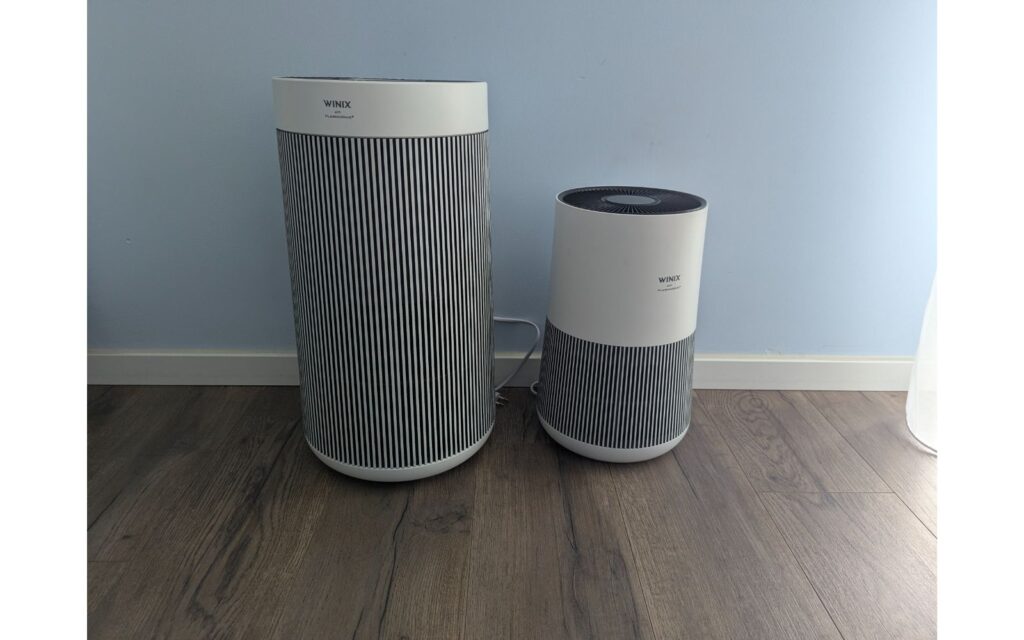 oczyszczacze powietrza winix t800 i t500 obok siebie - widok z przodu